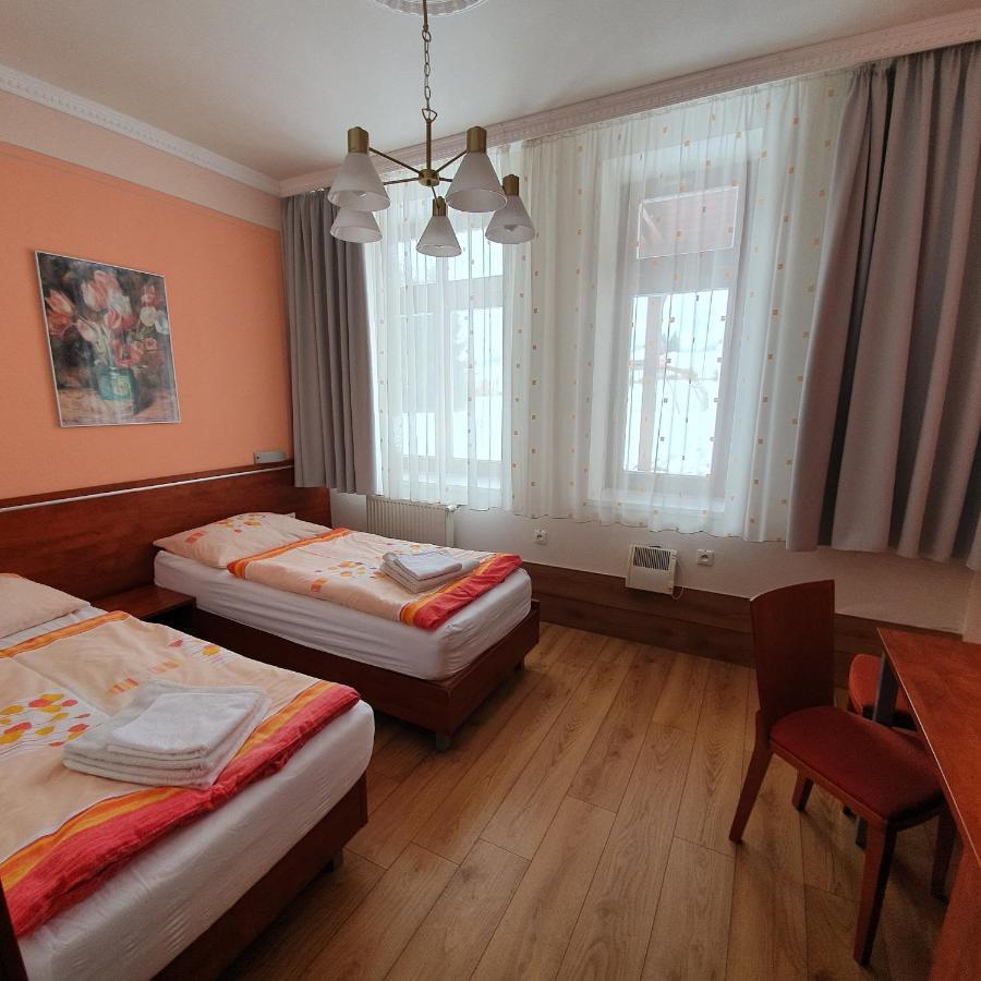 Red Deer Hotel Brezno Exterior foto