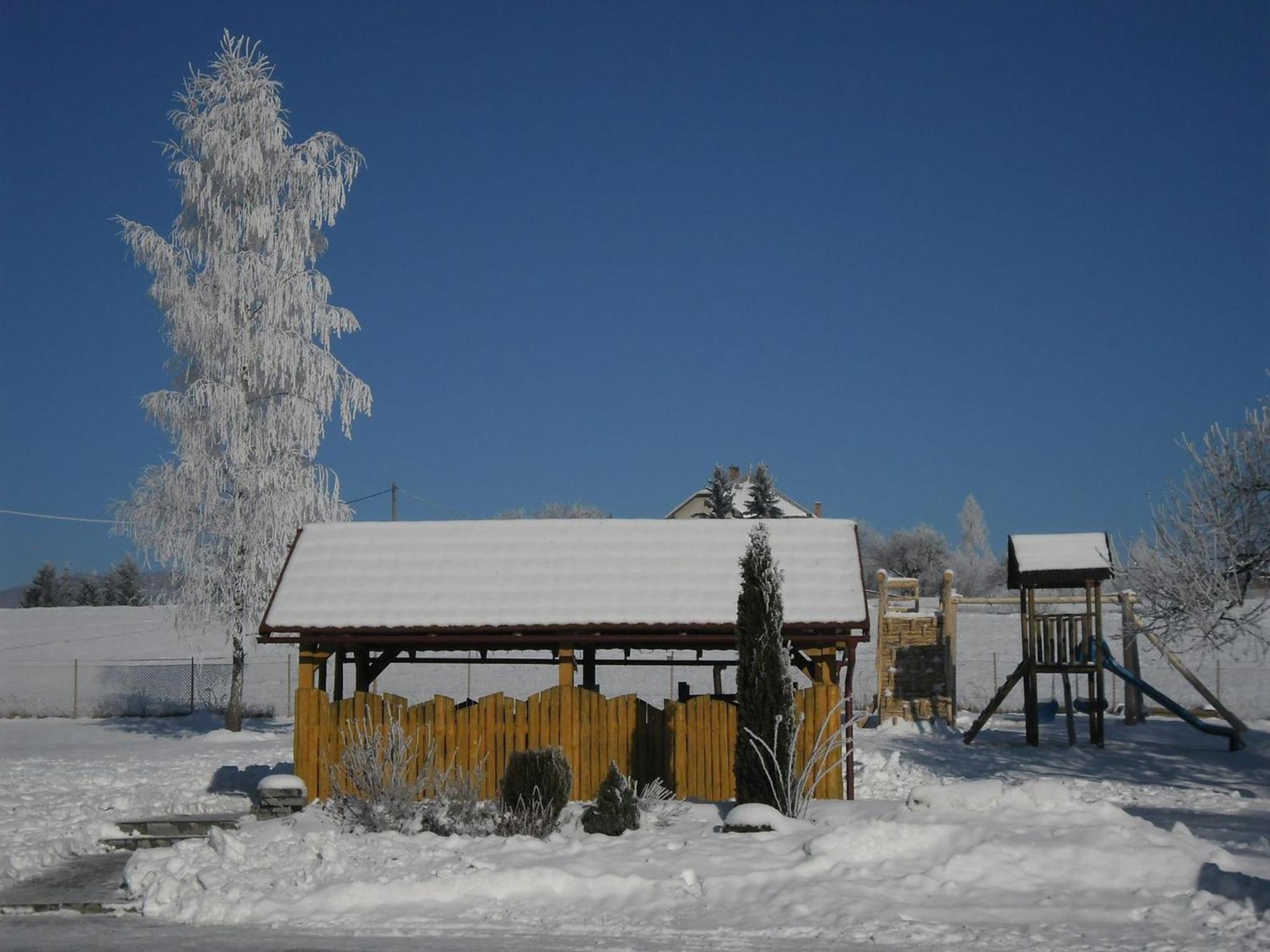 Red Deer Hotel Brezno Exterior foto